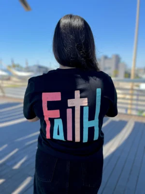 Camiseta Faith Negra